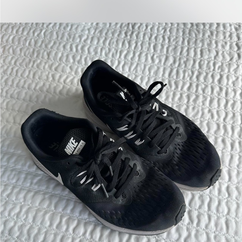 Nike Zoom Winflo 4 Black Sneakers
